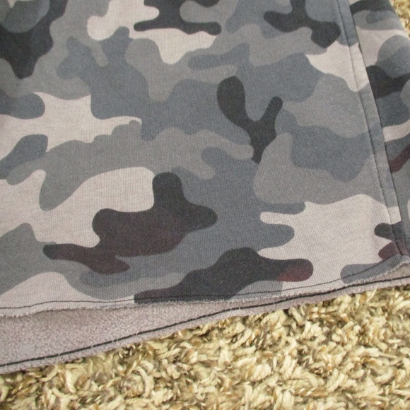 Under Armour Shorts Men's Medium Camo Black Gray Fleece Sweat Loose Fit Athletic - Picture 6 of 6